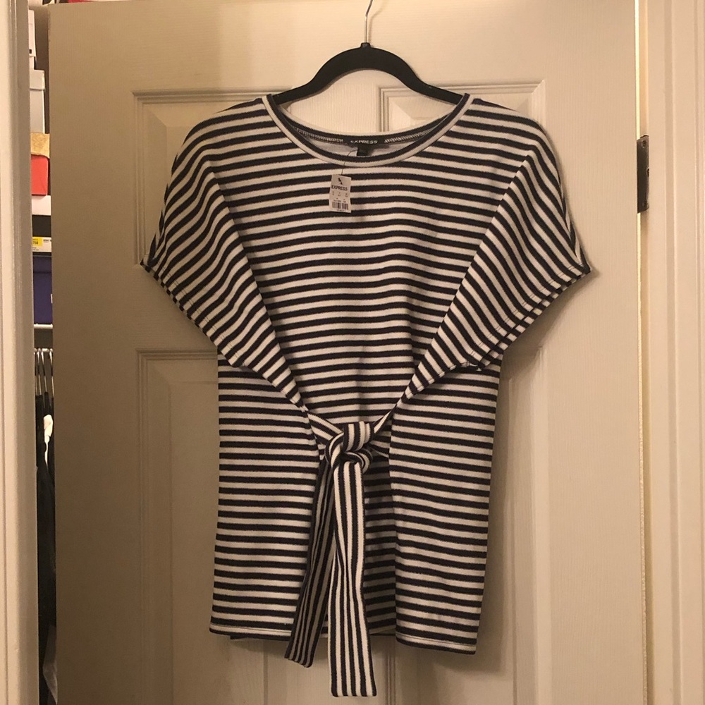 Women’s black and white top